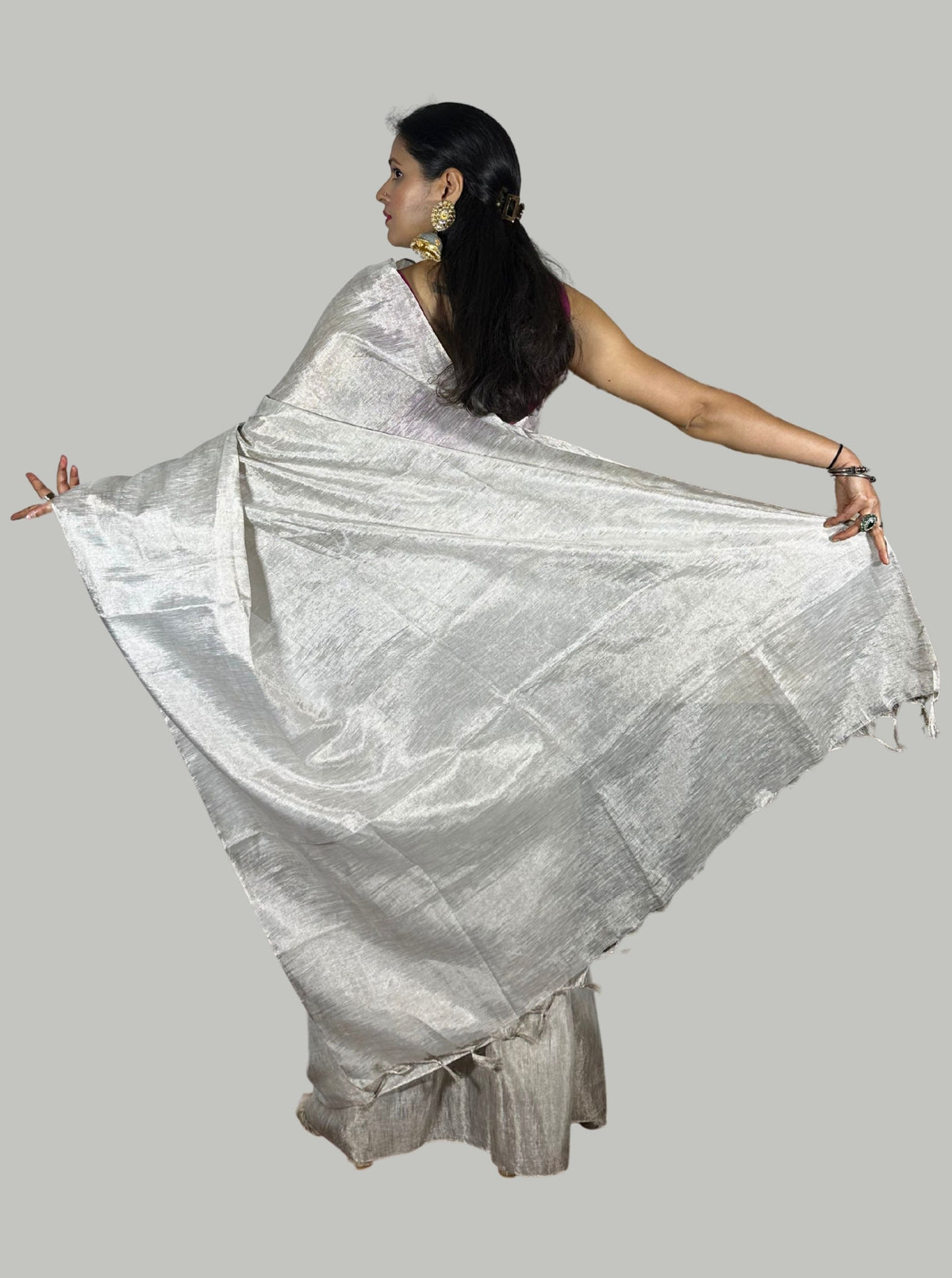 Silver tissue linen handloom saree with attached blouse